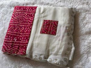 Elegant White &amp; Red Saree😻