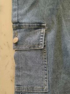 Wide Leg Cargo Jeans