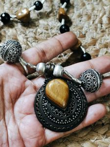 Vintage Tiger Eye And Black Onyx Necklace