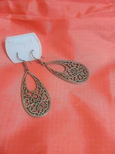Pretty Metal Carving Design Earrings