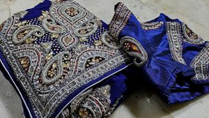 This Saree Very Heavy And So Beautiful 😍