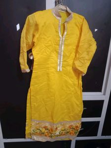 Beautiful Yellow Kurta Set With Dupatta Patch Work