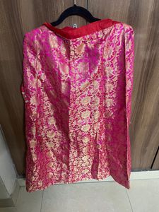 An Ethnic Pink Color Skirt With Drawstrings