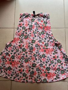 Beautiful Top-Floral For Beach Vibe