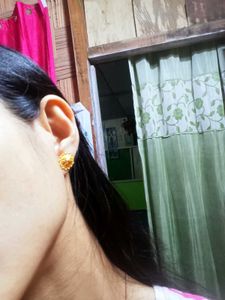 Gold Flower Stud Earrings