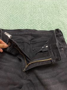 Black Body Fit Levi’s Jean