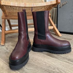 Limited edition MANGO Brown Chelsea Boots
