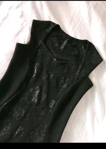 Sweetheart neck bodycon dress 🌸🖤