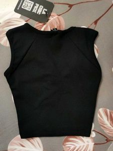 Black Front Split Crop Top
