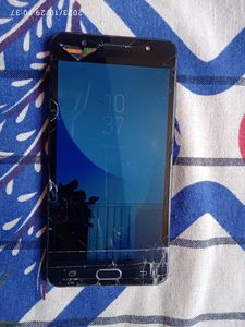 Lava XR And Samsung Galaxy J7 Max