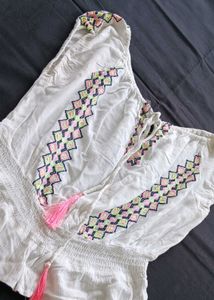 Smocked waist with a ruffled hem Top 🌈🤍