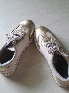 PARTY WEAR LIGHT WEIGHT SHOES (40-41 Size)