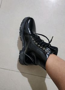 Party High El Paso Shiny Boots