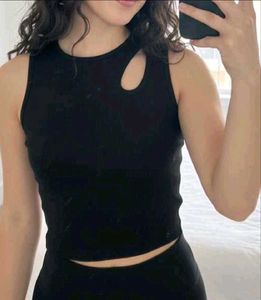 💗Ribbed black Cutout Top 🖤