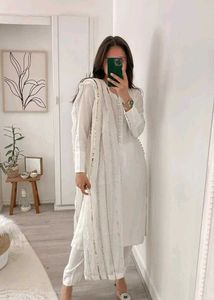 Elegant White Salwar Kameez Suit