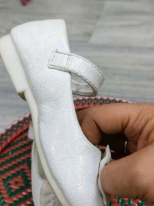 Girls White Dressy Shoes with Bow