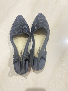 🖤😍Beautiful Black Rose Sandals 😍🖤