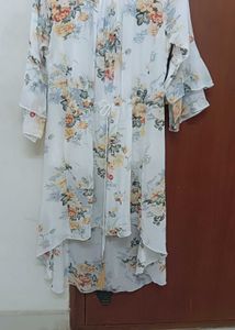 PRICE DROP!! Korean Floral Top!!