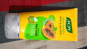 Joy Skin Fruits Sports & Tan Clear Face Wash