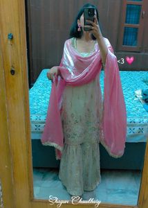 suit with pink dupatta