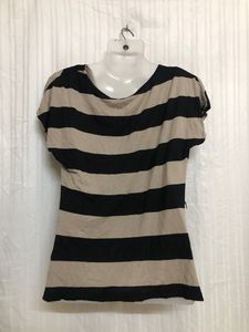 H&amp;M Short Sleeve Top
