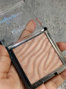 Insight Cosmetics ( illuminator + Highlighter )
