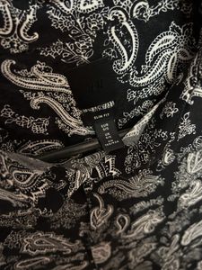 H&amp;M Slim Fit Shirt Black Viscose Paisley | Size S