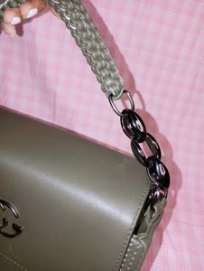Luxurious Green Gucci Hand Bag