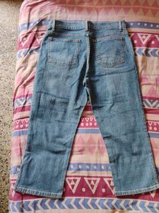 Vintage Light Wash Cropped Jeans