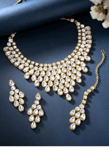 Elegant Kundan Jewelry Set
