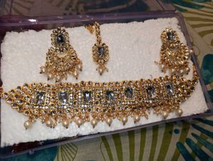 Stunning Kundan Jewelry Set