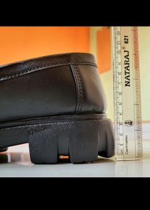 TRENDING BLACK CHUNKY LOAFER