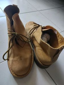 New Clarks Leather Ankle Boots good polish Needed