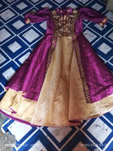 I Selling a Gown