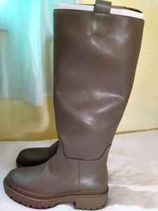 H&amp;M Knee Length Boot Size 39