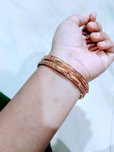 Elegant Gold Bangles (Set of 2)