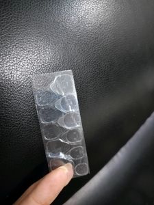 Beautiful Shiny Press On Nails With Stickers.