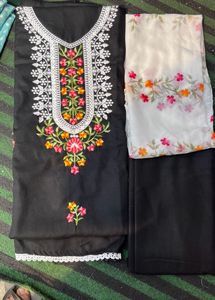Amazing Kurta Set With Dupatta In Black