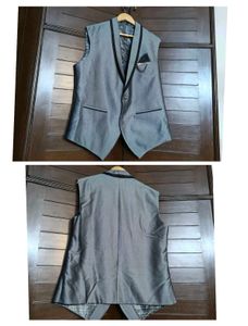 Partywear Men Grey RegularFit V-neck 3 Piece Suit
