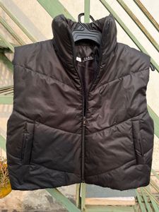 Womens sleeveless jacket used