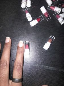 16 Mini Lipstick