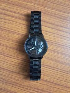 Black Metal Rotating Wheel Inside The Watch Trendw