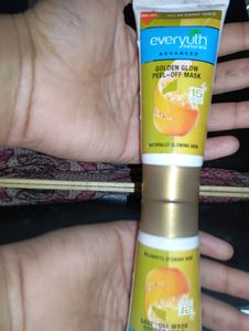 Everyuth Natural Peal Off Mask