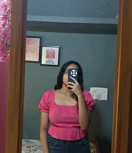 Off shoulder crop top