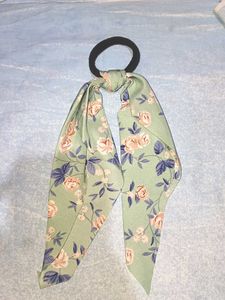 Floral Hair Tie 🌸