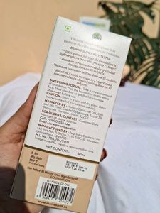 Mamaearth Hydra-Glow Full Coverage Foundation Comb
