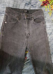 Girlfriend Grey Denim Distressed Candice Jeans .si