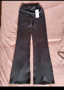 H&amp;M NEW Flared Sport Legging With DryMove /Small