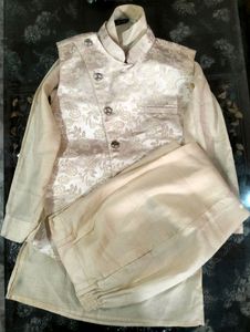 Ethnic Kurta Pajama Set