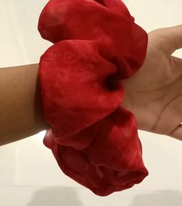 Red Design Scrunchie (1PC)